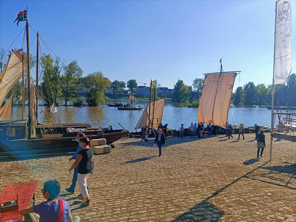 Vendredi 24 septembre 2021, le groupe ONLY NEW JAZZ BAND était en formule Trio au &#34;Festival de Loire&#34; à Orléans (10ème édition) ! Nos 3 musiciens ont déambulé dans le centre ville (Place Châtelet, Place Étape et Place de Gaulle) avant de terminer sur les quais pour accompagner les drapeaux des Jeux olympiques et paralympiques 2024 jusqu'à la cathédrale, en compagnie d'athlètes médaillés à Tokyo!