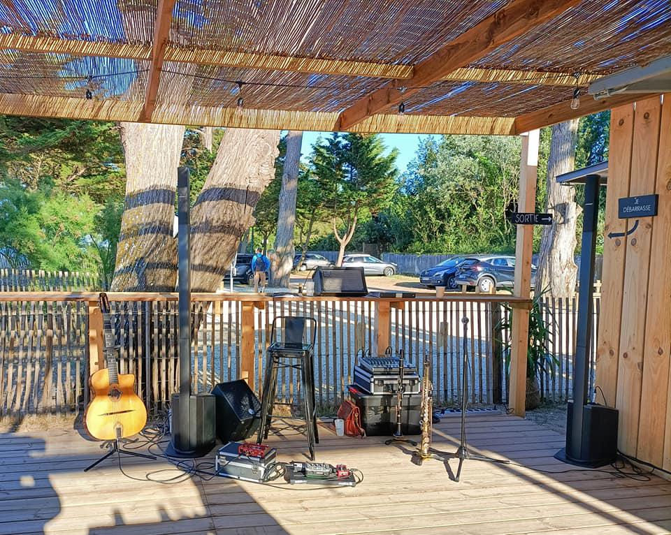 Jeudi 24 juin 2021, le groupe SAMOVAR SWING était en concert en formule duo à l'Atypique, La-Brée-les-Bains sur l'Ile d'Oléron (17) !