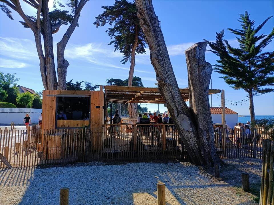 Jeudi 24 juin 2021, le groupe SAMOVAR SWING était en concert en formule duo à l'Atypique, La-Brée-les-Bains sur l'Ile d'Oléron (17) !