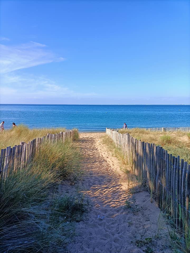 Jeudi 24 juin 2021, le groupe SAMOVAR SWING était en concert en formule duo à l'Atypique, La-Brée-les-Bains sur l'Ile d'Oléron (17) !