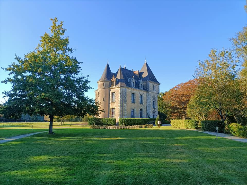 Samedi 23 octobre 2021, le grpupe SAMOVAR SWING était en formule Duo Violon et Guitare au domaine de Brandois à La Mothe- Achard (85) , pour l'animation du mariage de Daphné &#38; Grégory !