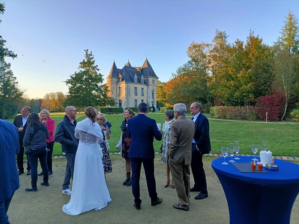 Samedi 23 octobre 2021, le grpupe SAMOVAR SWING était en formule Duo Violon et Guitare au domaine de Brandois à La Mothe- Achard (85) , pour l'animation du mariage de Daphné &#38; Grégory !