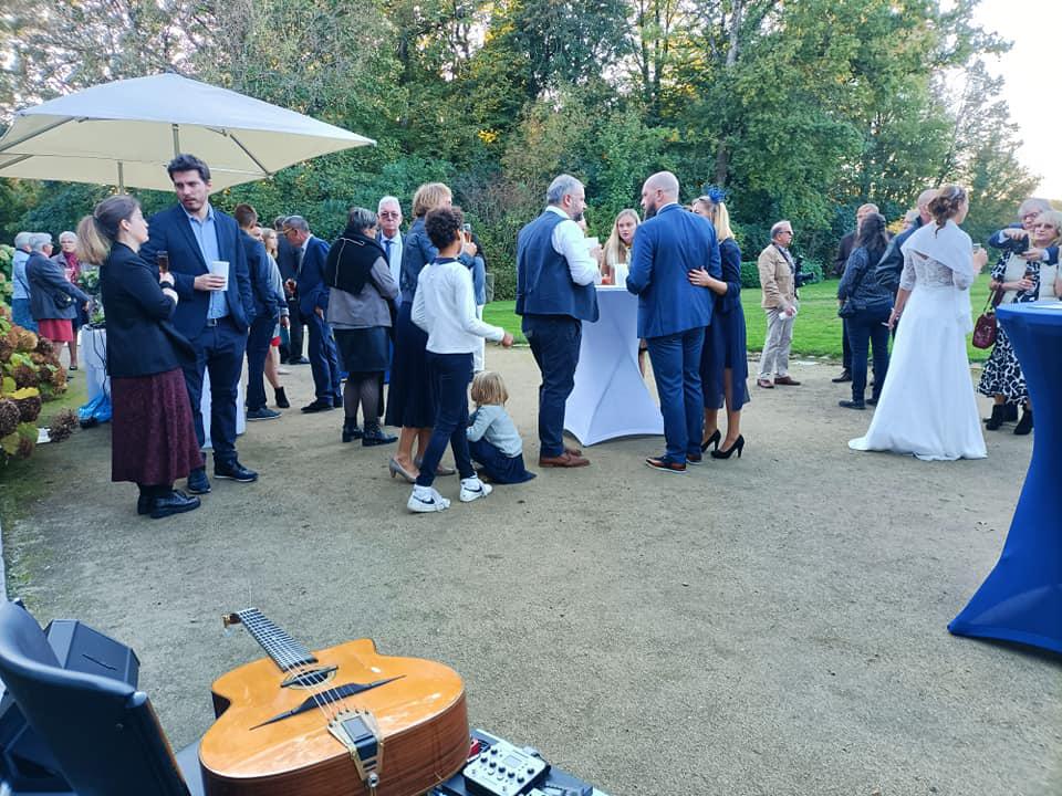Samedi 23 octobre 2021, le grpupe SAMOVAR SWING était en formule Duo Violon et Guitare au domaine de Brandois à La Mothe- Achard (85) , pour l'animation du mariage de Daphné &#38; Grégory !