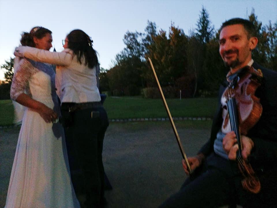 Samedi 23 octobre 2021, le grpupe SAMOVAR SWING était en formule Duo Violon et Guitare au domaine de Brandois à La Mothe- Achard (85) , pour l'animation du mariage de Daphné &#38; Grégory !
