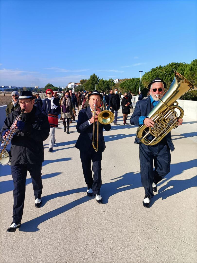 Samedi 20 novembre 2021, le groupe ONLY NEW JAZZ BAND était en formule 4tet à La Rochelle, pour l'inauguration des travaux de la digue à la Baie de Port Neuf ☀️!