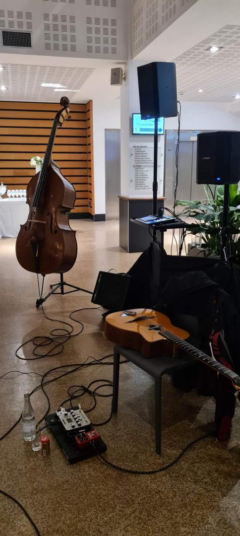 Mardi 22 mars 2022, le groupe DJANGO JAZZ TRIO étaitt à l'espace Encan, La Rochelle (17), pour animer la soirée de l'Office Français pour la biodiversité !