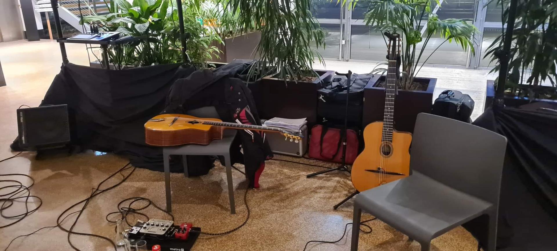 Mardi 22 mars 2022, le groupe DJANGO JAZZ TRIO étaitt à l'espace Encan, La Rochelle (17), pour animer la soirée de l'Office Français pour la biodiversité !