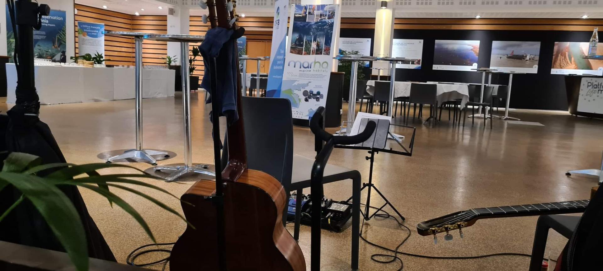 Mardi 22 mars 2022, le groupe DJANGO JAZZ TRIO étaitt à l'espace Encan, La Rochelle (17), pour animer la soirée de l'Office Français pour la biodiversité !