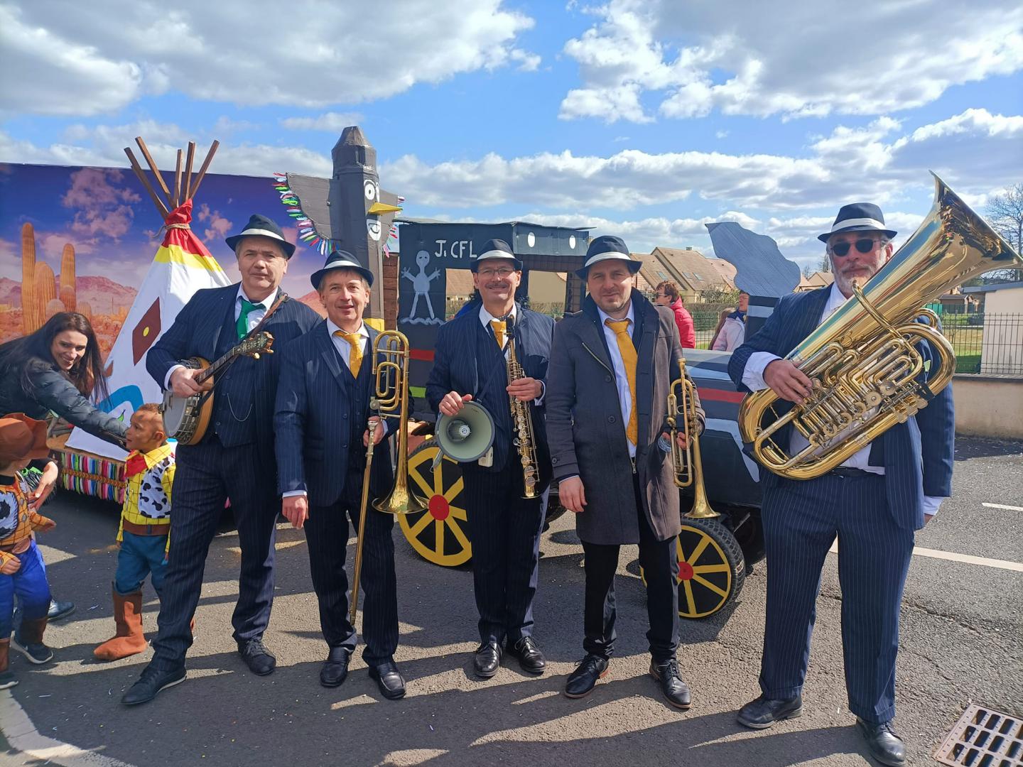 Dimanche 03 avril 2022, le groupe ONLY NEW JAZZ BAND était en formule 5tet pour animer le Carnaval de Ruaudin (72)