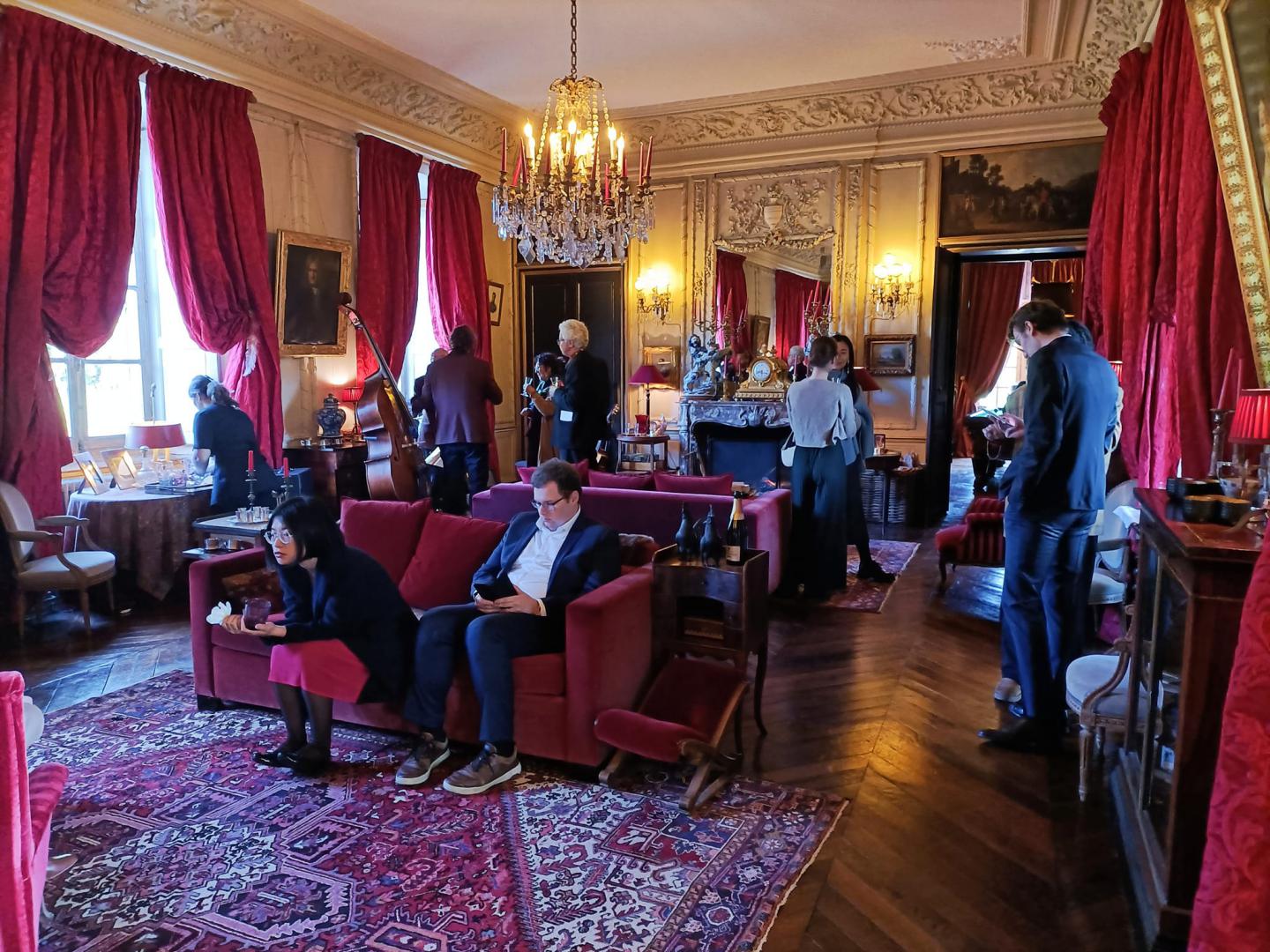 Samedi 09 avril 2022, le groupe SAMOVAR SWING TRIO était au Château de Briottières à Champigné (49), pour animer le cocktail de mariage d’Hélène et Zijie !