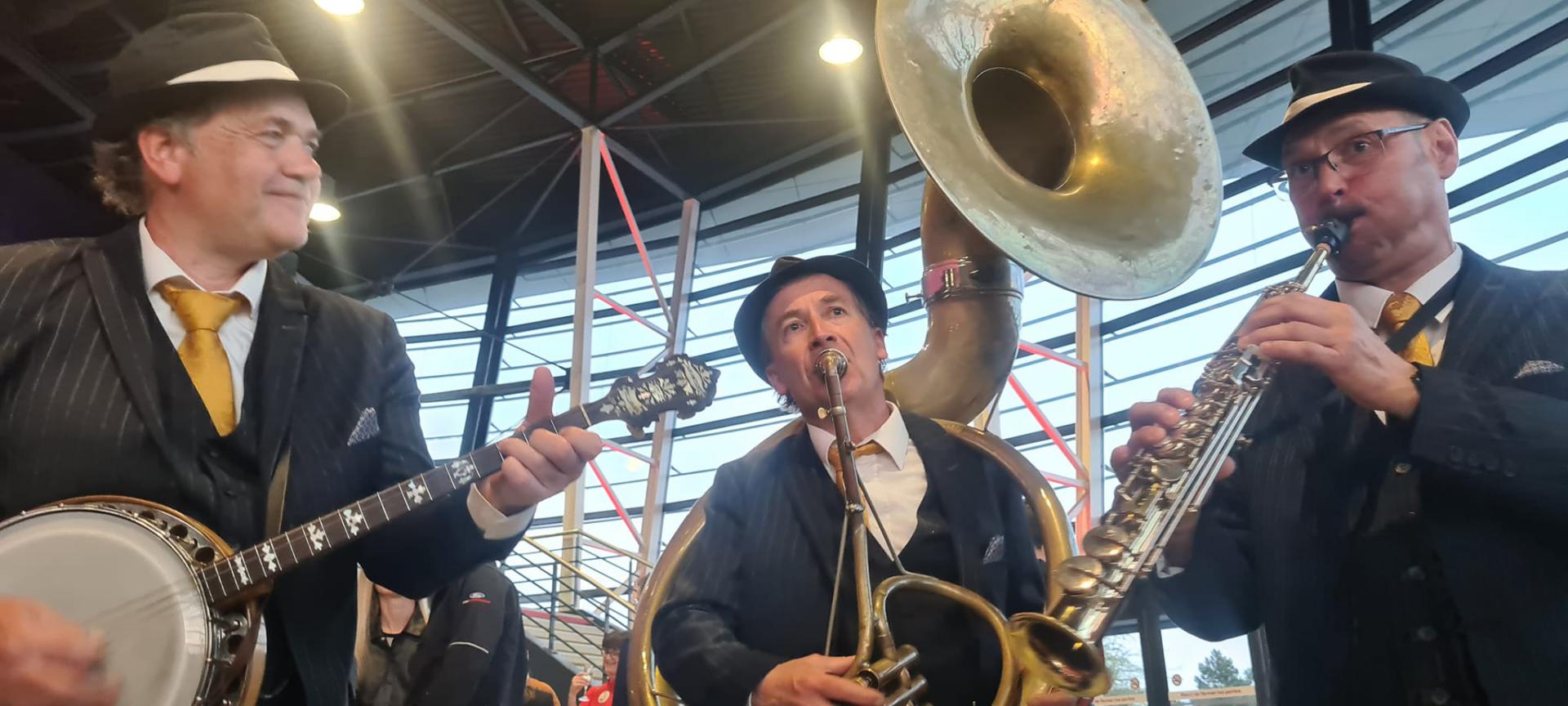 Jeudi 21 avril 2022, le groupe ONLY NEW JAZZ BAND était au Parc des Expositions à Angers de 16h à 19h, dans le cadre de la Foire d'Angers 2022 (+ animation de la &#34;soirée exposants&#34; à partir de 20h30) !