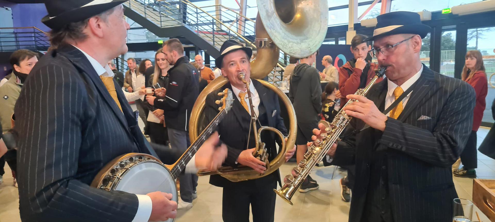 Jeudi 21 avril 2022, le groupe ONLY NEW JAZZ BAND était au Parc des Expositions à Angers de 16h à 19h, dans le cadre de la Foire d'Angers 2022 (+ animation de la &#34;soirée exposants&#34; à partir de 20h30) !