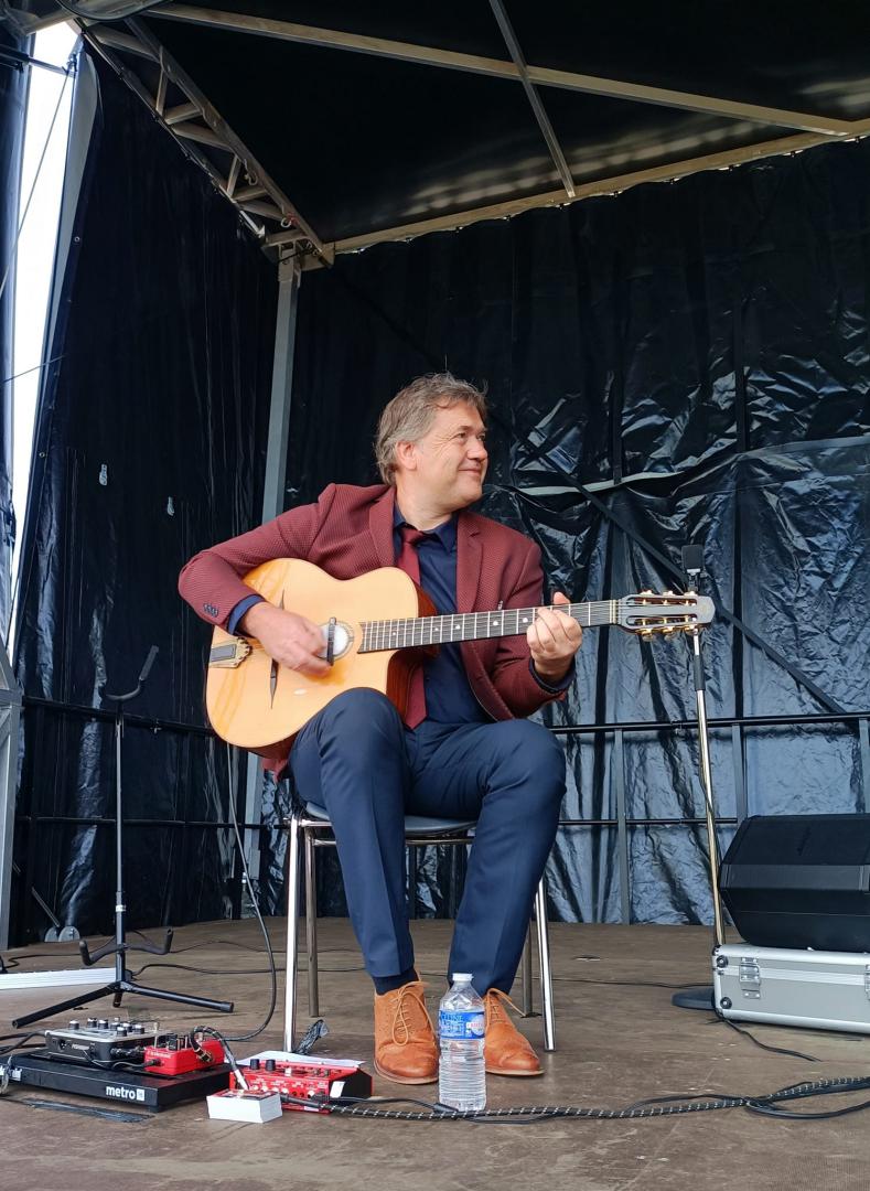 Vendredi 22 avril 2022, le groupe SAMOVAR SWING TRIO était au Parc des Expositions à Angers de 11h45 à 14h30, dans le cadre de la Foire d'Angers 2022 !