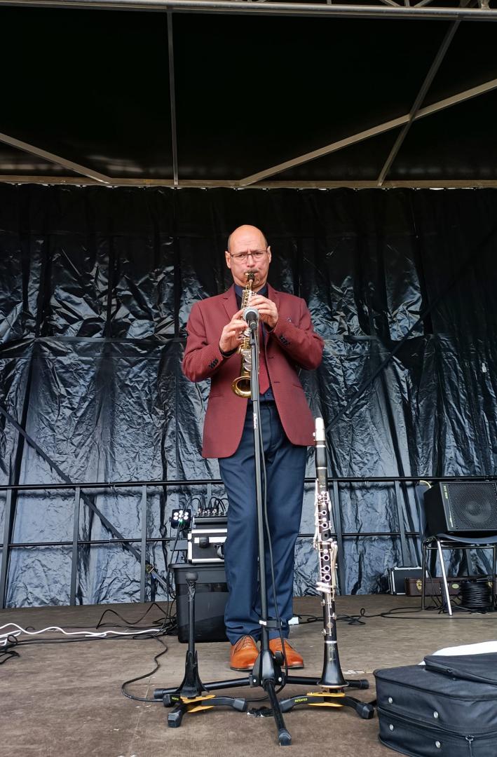 Vendredi 22 avril 2022, le groupe SAMOVAR SWING TRIO était au Parc des Expositions à Angers de 11h45 à 14h30, dans le cadre de la Foire d'Angers 2022 !