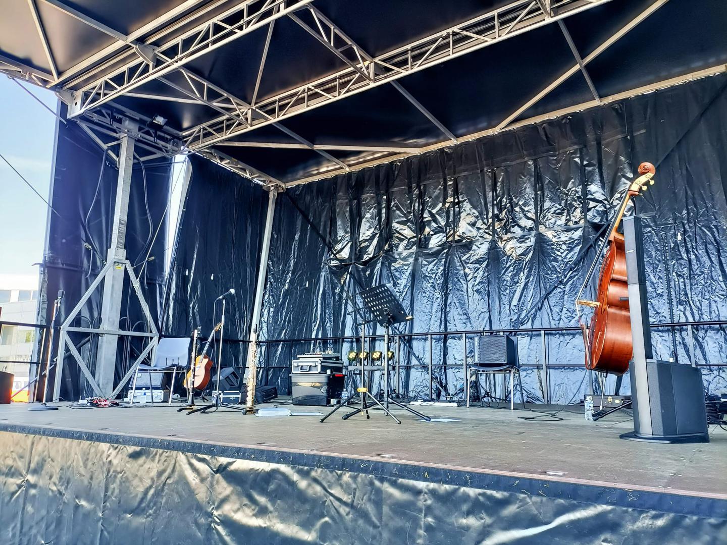 Samedi 23 avril 2022, le groupe SAMOVAR SWING TRIO était au Parc des Expositions à Angers de 11h45 à 14h30, dans le cadre de la Foire d'Angers 2022 !