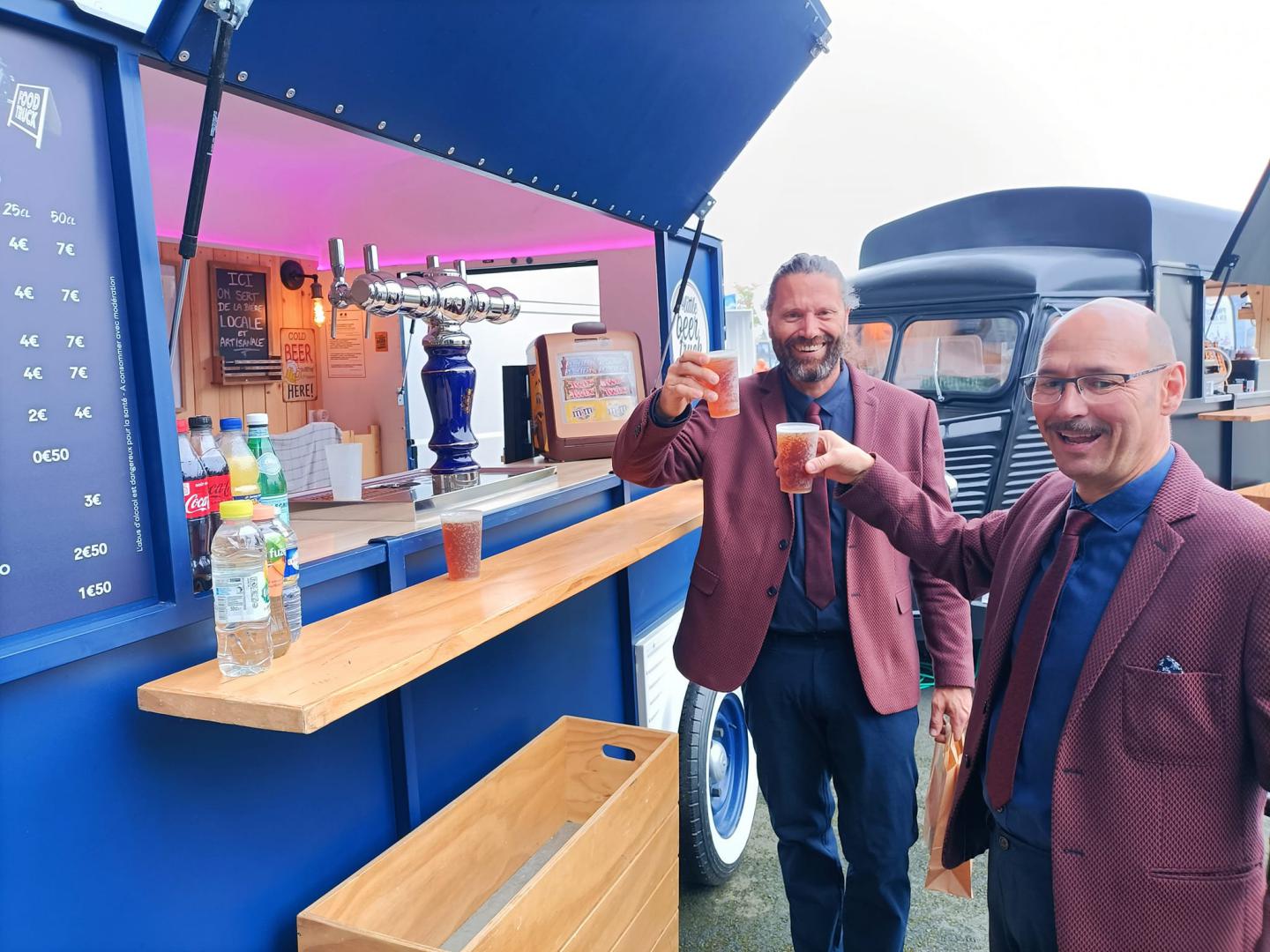 Lundi 25 avril 2022, le groupe SAMOVAR SWING TRIO était au Parc des Expositions à Angers de 11h45 à 14h30, dans le cadre de la Foire d'Angers 2022 !