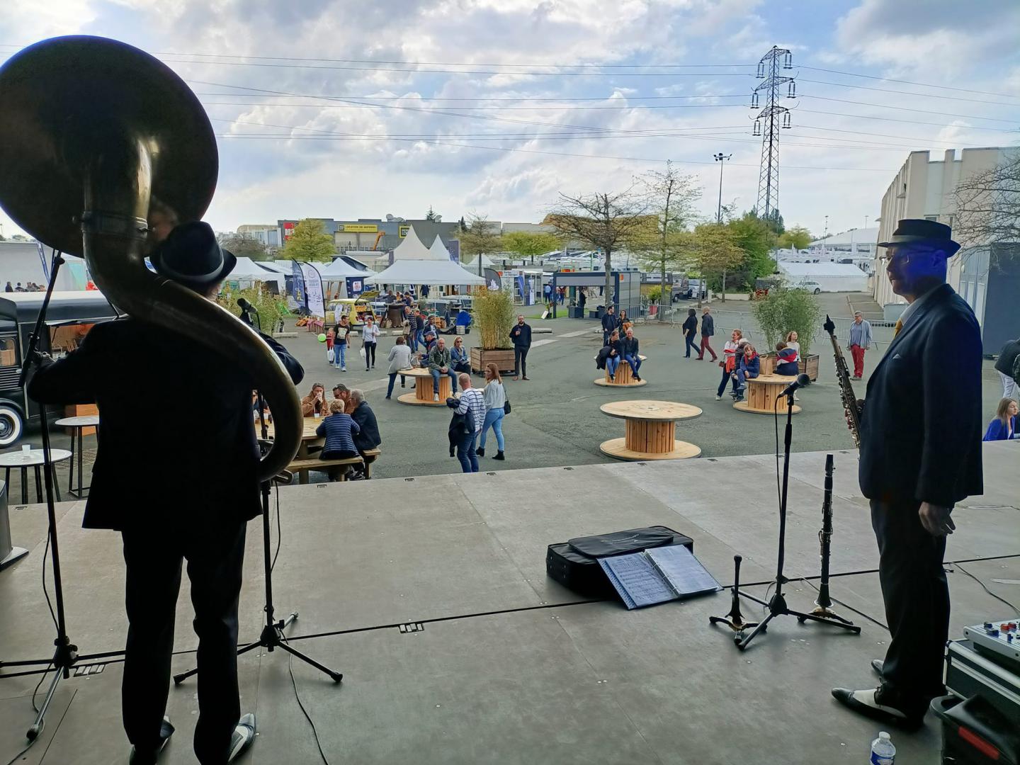 Samedi 23 avril 2022, le groupe ONLY NEW JAZZ BAND était en formule Trio au Parc des Expositions à Angers de 16h à 19h, dans le cadre de la Foire d'Angers 2022 !
