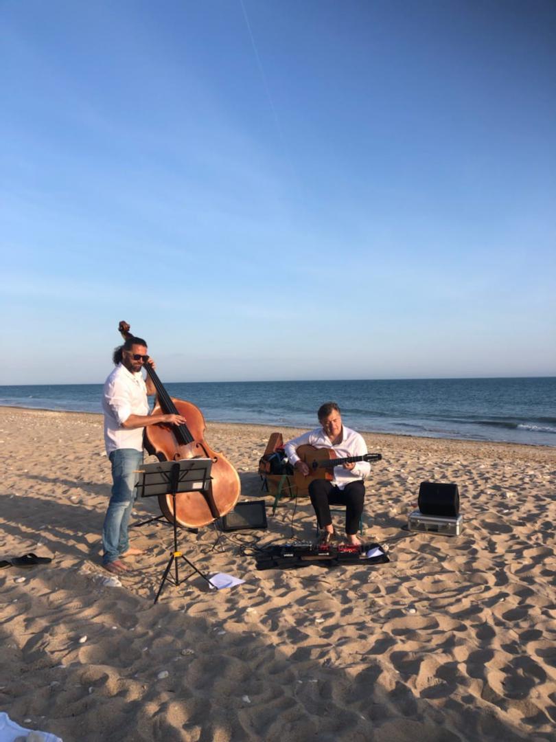 Vendredi 06 mai 2022, 1ère du nouveau groupe TEA TIME Duo dans un cadre idyllique ☀️!!! Les pieds dans l'eau au Bois-Plage-en-Ré (17), pour un anniversaire (55 ans) !