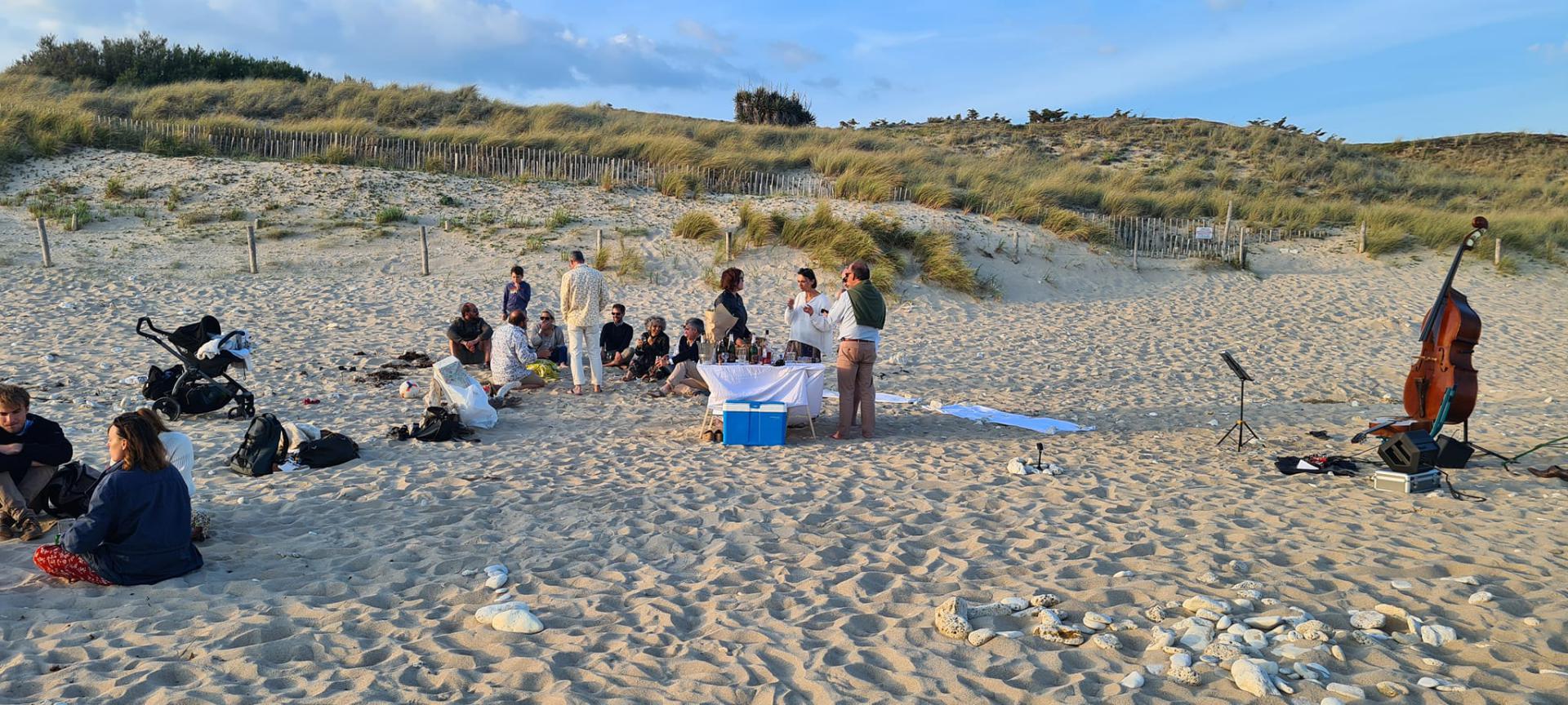 Vendredi 06 mai 2022, 1ère du nouveau groupe TEA TIME Duo dans un cadre idyllique ☀️!!! Les pieds dans l'eau au Bois-Plage-en-Ré (17), pour un anniversaire (55 ans) !