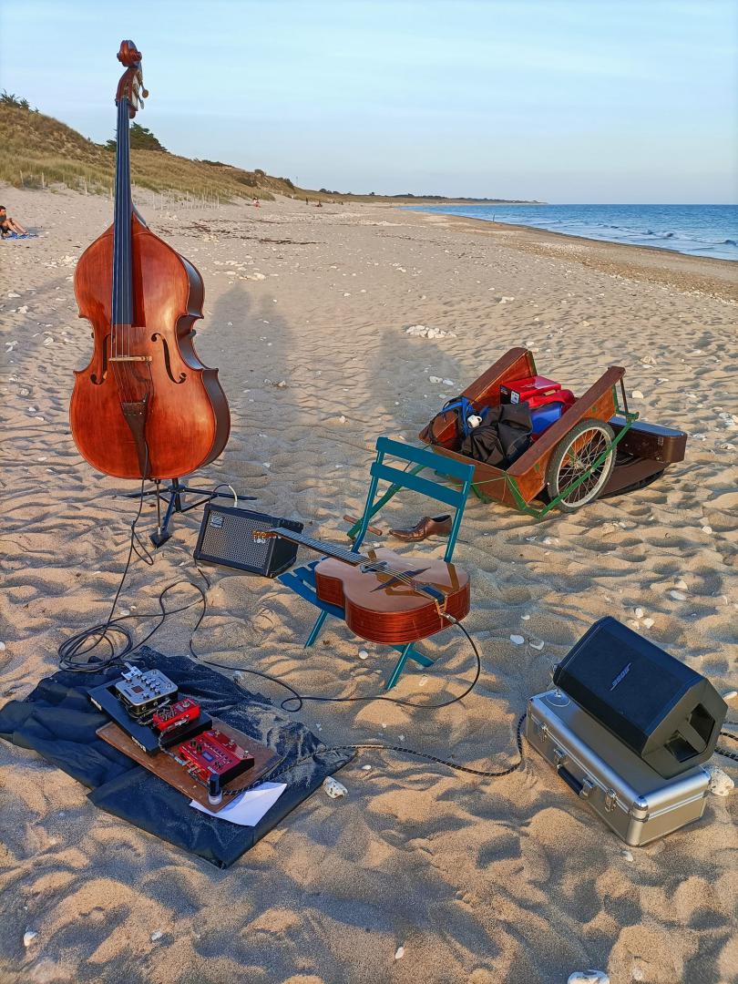 Vendredi 06 mai 2022, 1ère du nouveau groupe TEA TIME Duo dans un cadre idyllique ☀️!!! Les pieds dans l'eau au Bois-Plage-en-Ré (17), pour un anniversaire (55 ans) !