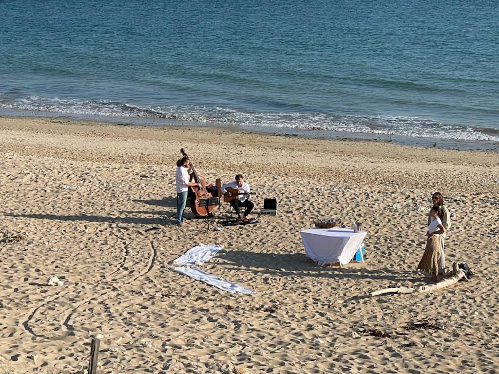 Vendredi 06 mai 2022, 1ère du nouveau groupe TEA TIME Duo dans un cadre idyllique ☀️!!! Les pieds dans l'eau au Bois-Plage-en-Ré (17), pour un anniversaire (55 ans) !