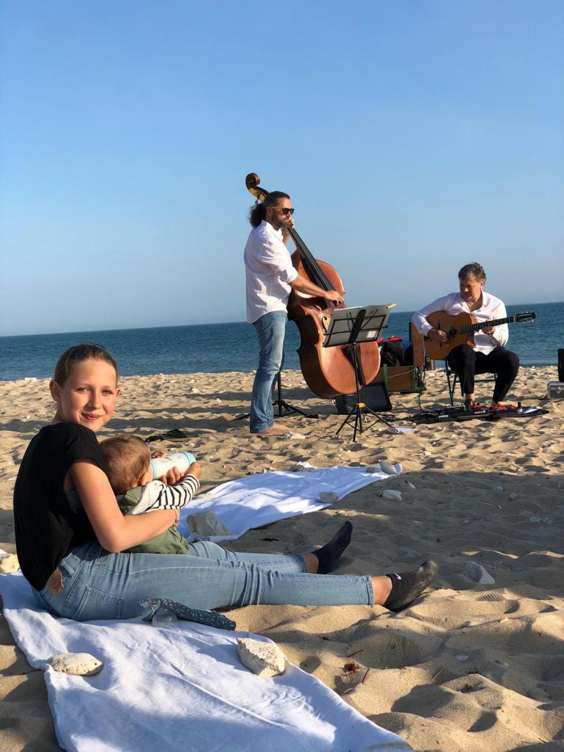 Vendredi 06 mai 2022, 1ère du nouveau groupe TEA TIME Duo dans un cadre idyllique ☀️!!! Les pieds dans l'eau au Bois-Plage-en-Ré (17), pour un anniversaire (55 ans) !