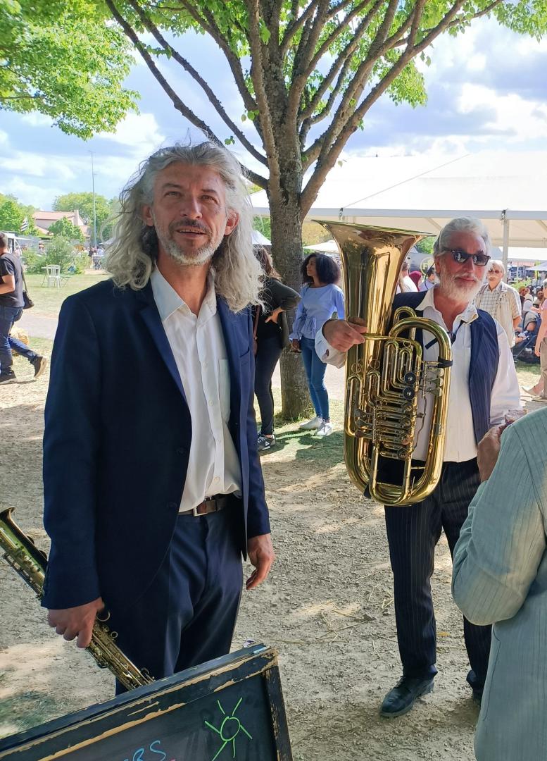 Samedi 07 mai 2022, le groupe ONLY NEW JAZZ BAND était en formule 4tet au FOODTRUCKS Festival 86 à Buxerolles, de 13h30 à 21h !
