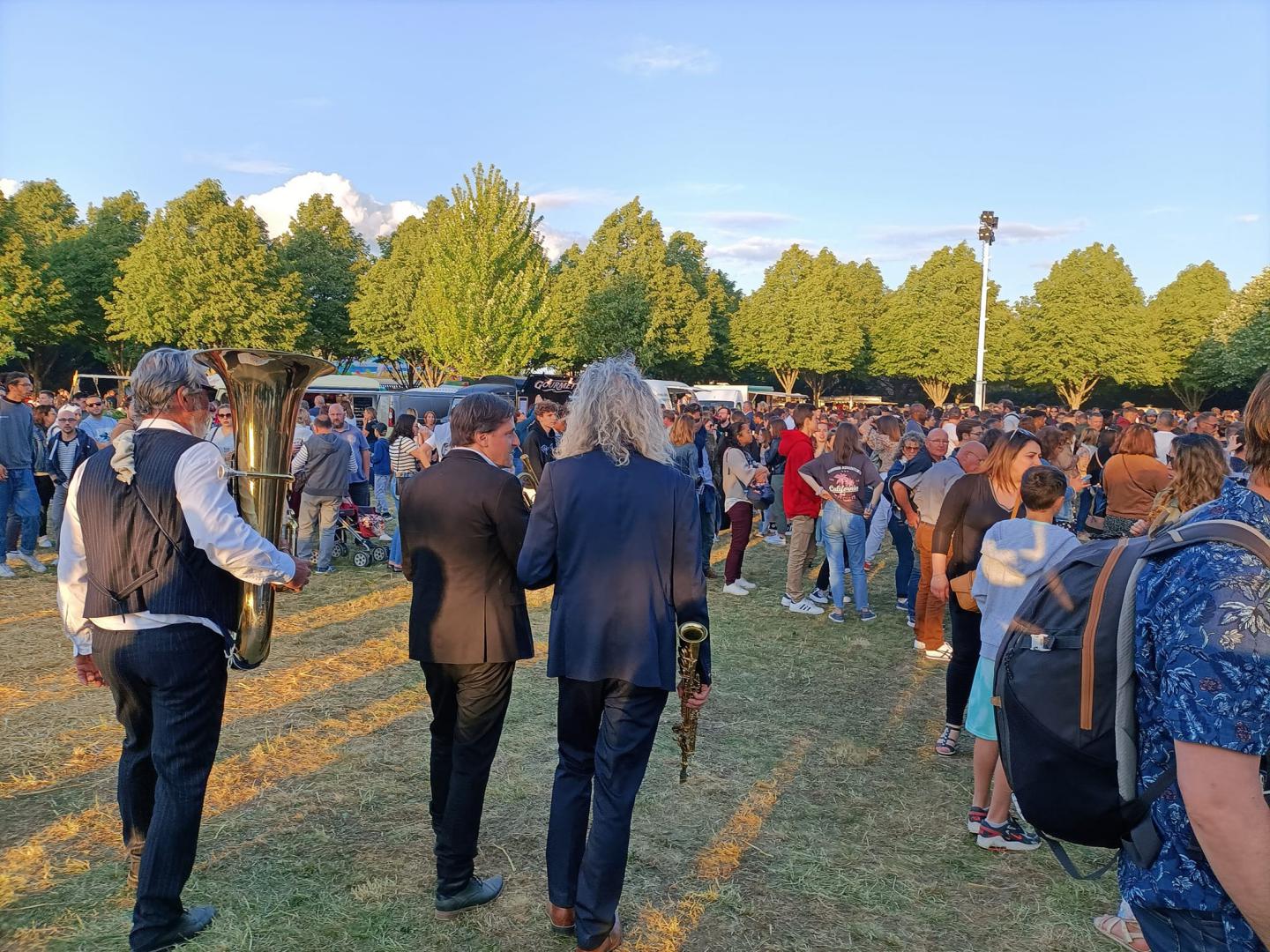 Samedi 07 mai 2022, le groupe ONLY NEW JAZZ BAND était en formule 4tet au FOODTRUCKS Festival 86 à Buxerolles, de 13h30 à 21h !