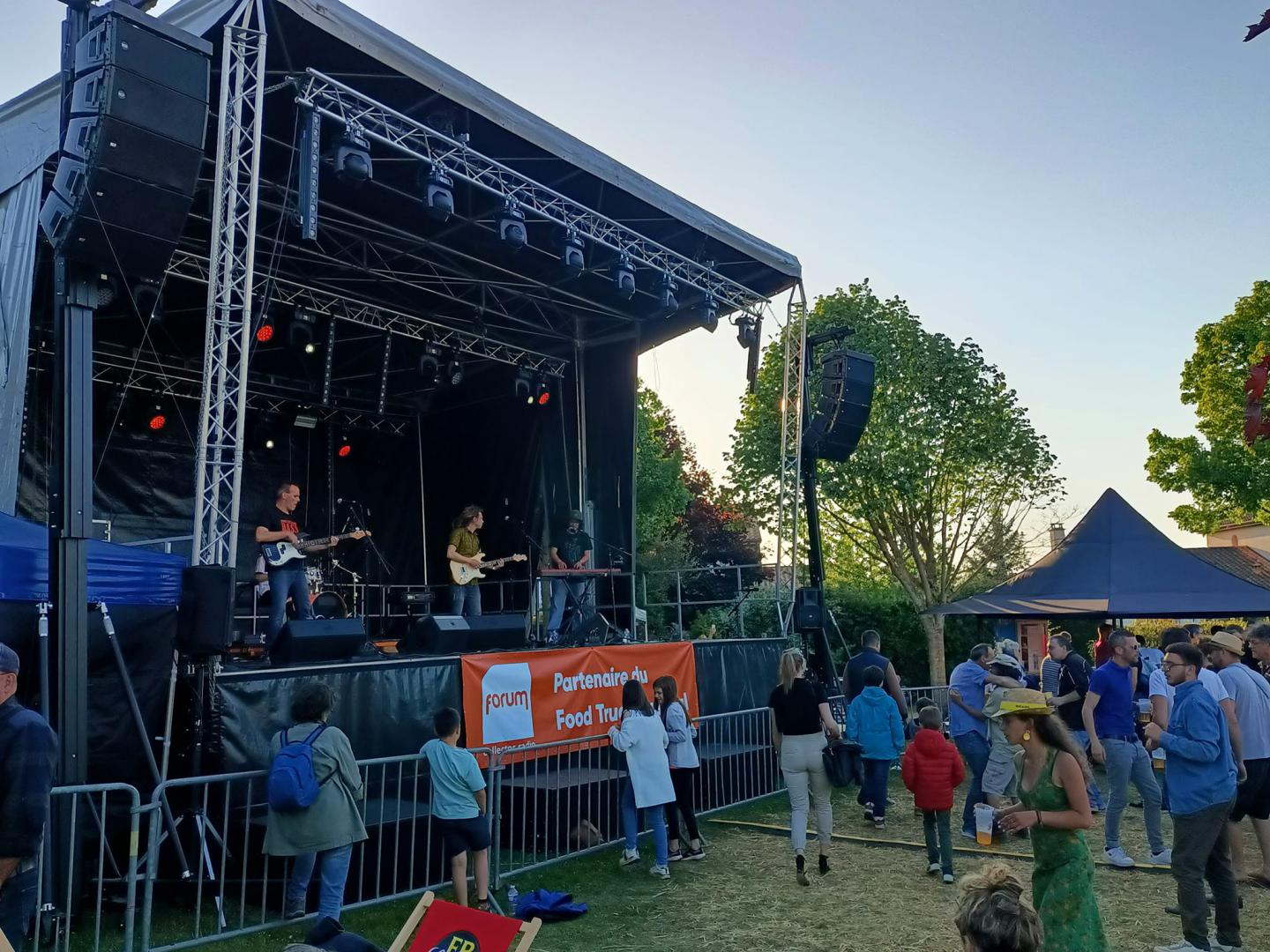 Samedi 07 mai 2022, le groupe ONLY NEW JAZZ BAND était en formule 4tet au FOODTRUCKS Festival 86 à Buxerolles, de 13h30 à 21h !