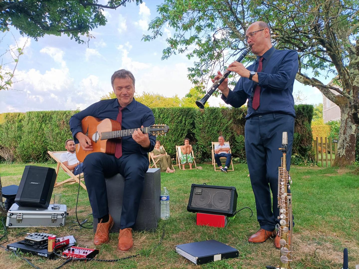 Samedi 14 mai 2022, le groupe SAMOVAR SWING DUO était au Domaine de Guermiton à Frossay (44), pour l'animation d'un mariage !