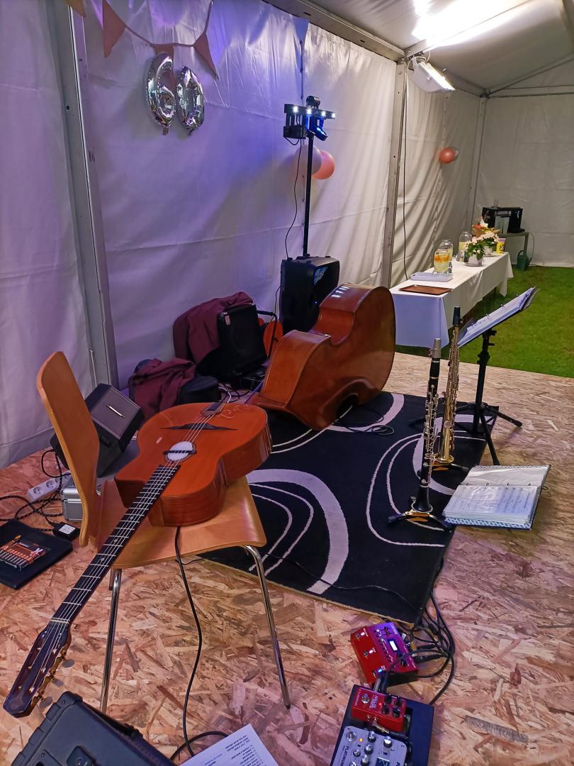 Samedi 04 juin 2022, le groupe SAMOVAR SWING TRIO était à Janzé (35), pour l'animation d'un anniversaire (60 ans) !