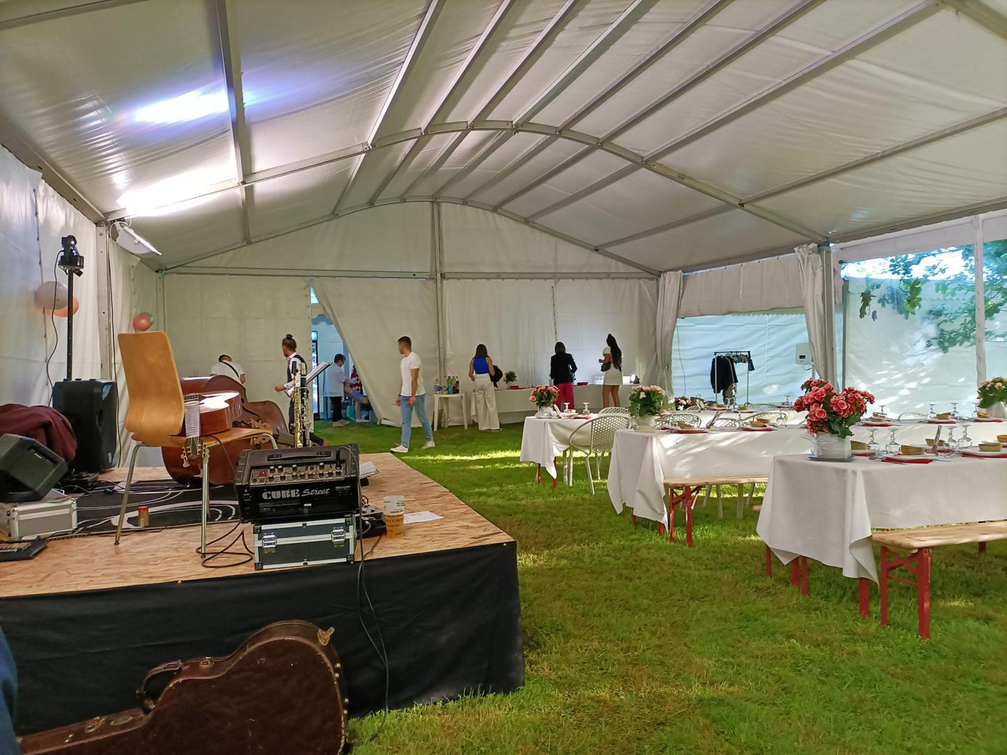 Samedi 04 juin 2022, le groupe SAMOVAR SWING TRIO était à Janzé (35), pour l'animation d'un anniversaire (60 ans) !