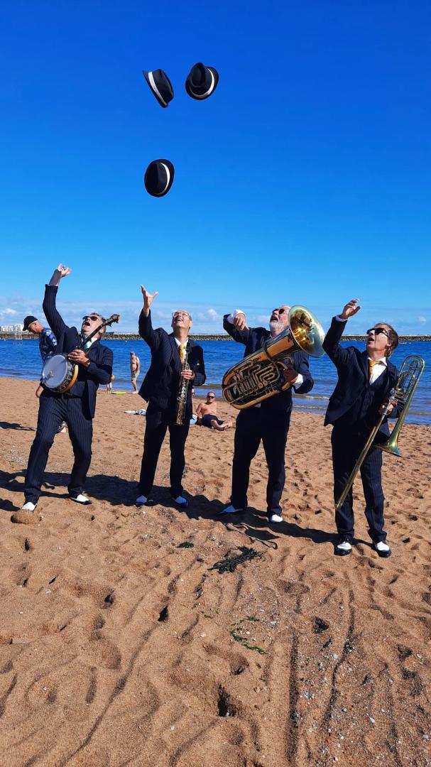 Dimanche 05 juin 2022, le groupe ONLY NEW JAZZ BAND était en formule 4tet à Saint-Gilles-Croix-de-Vie (85), dans le cadre de la 38ème édition du Festival ST JAZZ SUR VIE !