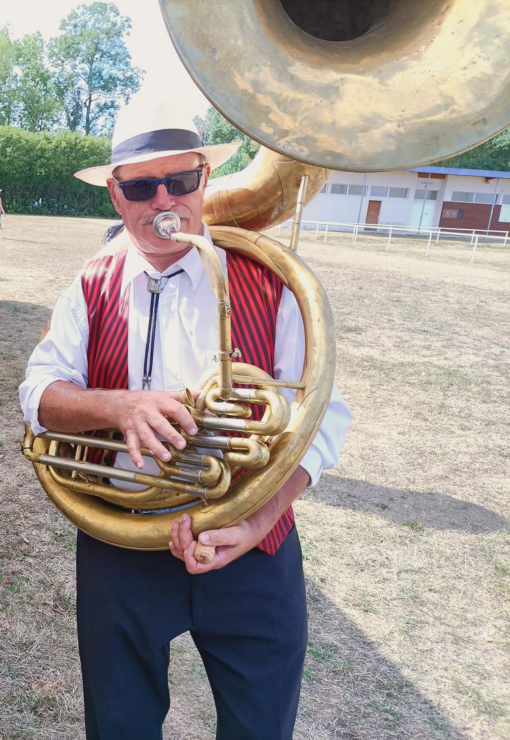 Dimanche 04 septembre 2022, le groupe G. FOUILLET TRIO était à Chançay (37) dans le cadre du weekend VVR (Vignes Vins et Randos) !