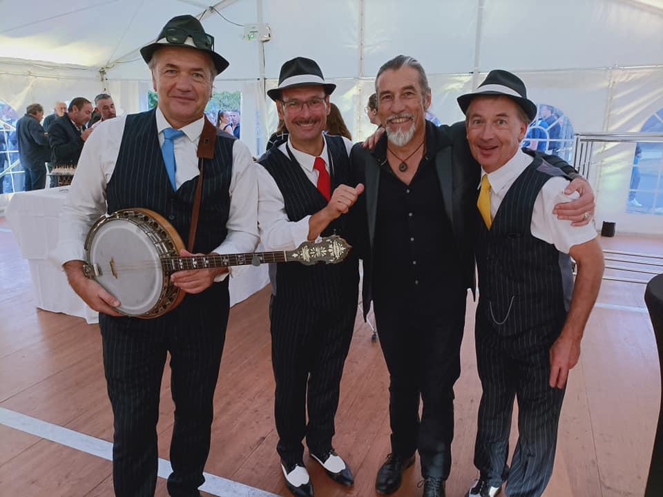 Jeudi 15 septembre 2022, le groupe ONLY NEW JAZZ BAND était en formule Trio à Couëron (44), pour une soirée de l'Ets FRESNEL !