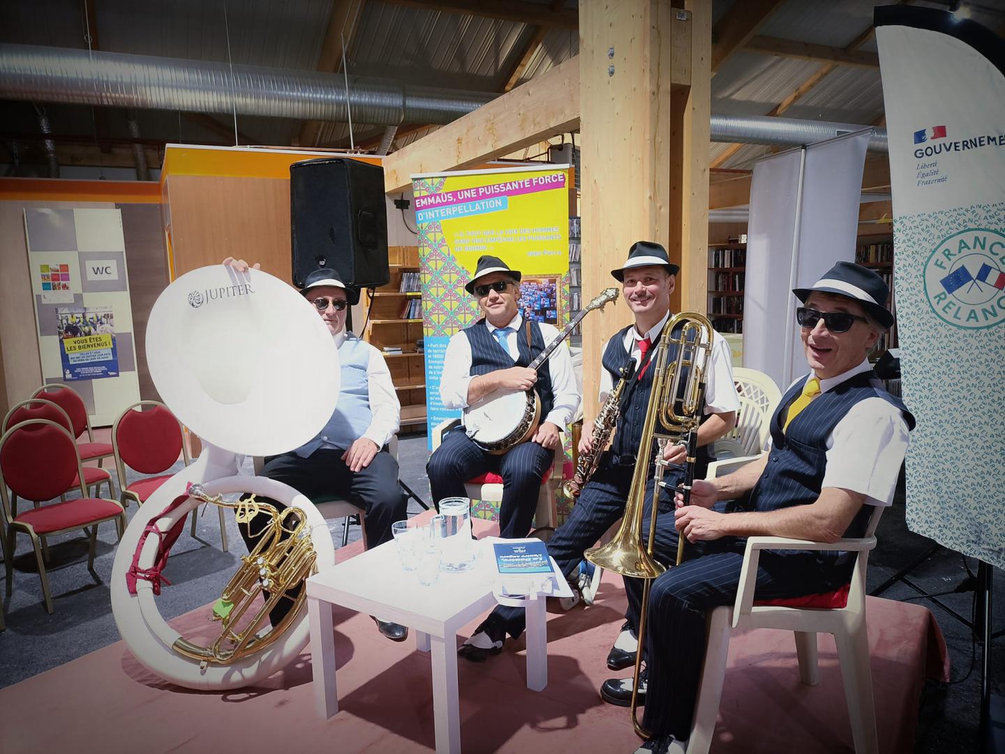 Vendredi 23 septembre 2022, le groupe ONLY NEW JAZZ BAND était en formule 4tet à Saint-Jean-de-Linières (49) pour l'inauguration des nouveaux locaux d'Emmaüs Angers !