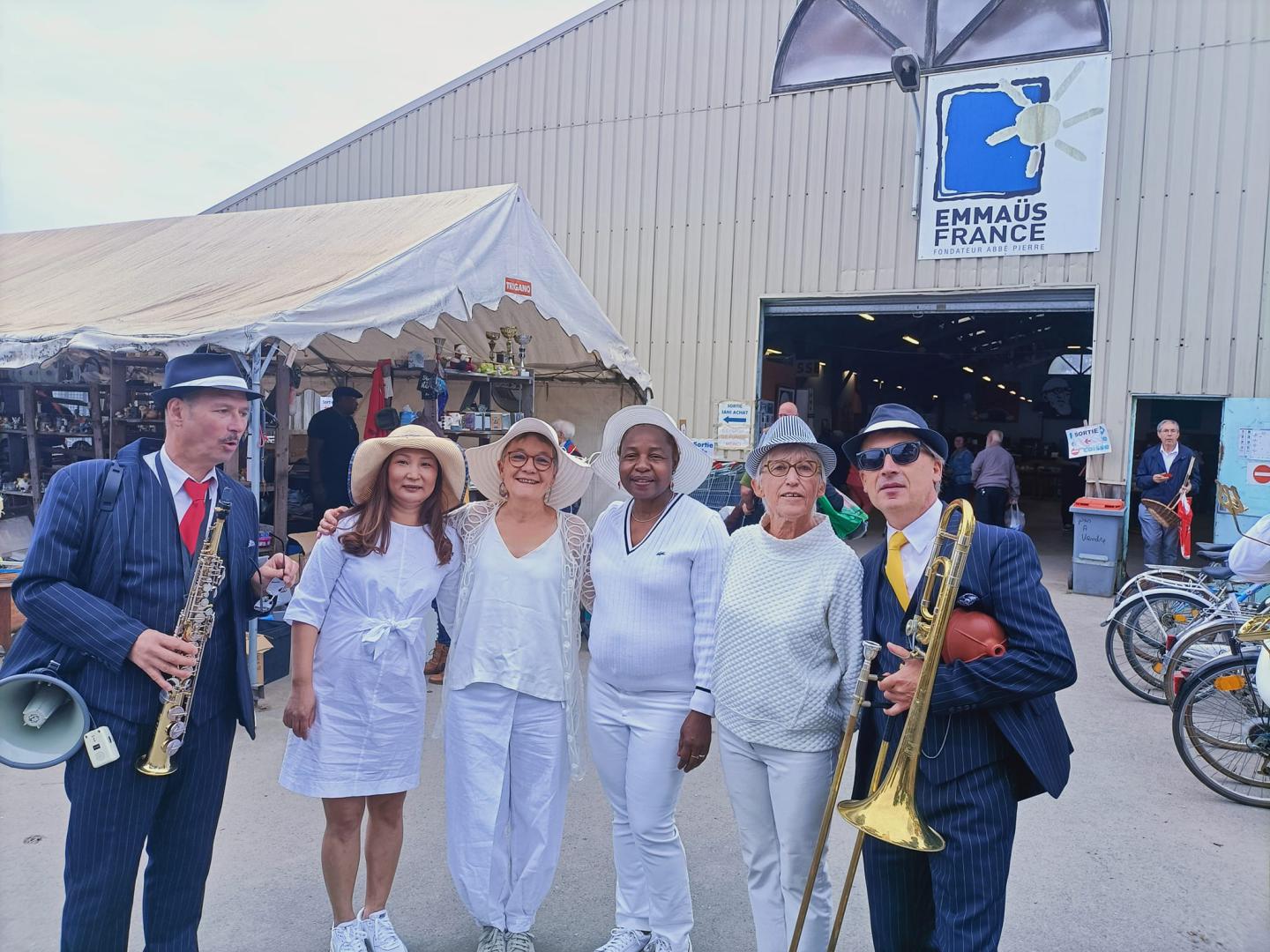 Vendredi 23 septembre 2022, le groupe ONLY NEW JAZZ BAND était en formule 4tet à Saint-Jean-de-Linières (49) pour l'inauguration des nouveaux locaux d'Emmaüs Angers !