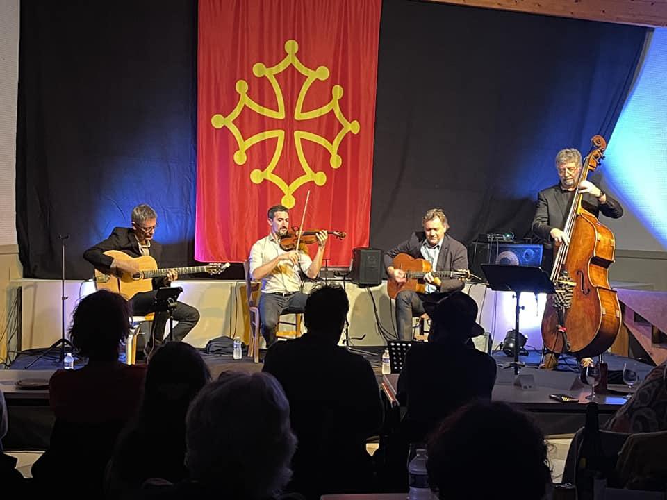 Vendredi 18 novembre 2022, le groupe SWING MANOUCHE PARTY était en concert à Charras (16). Un grand merci à Michel Nicolas et à l’association Terra D’Oc !