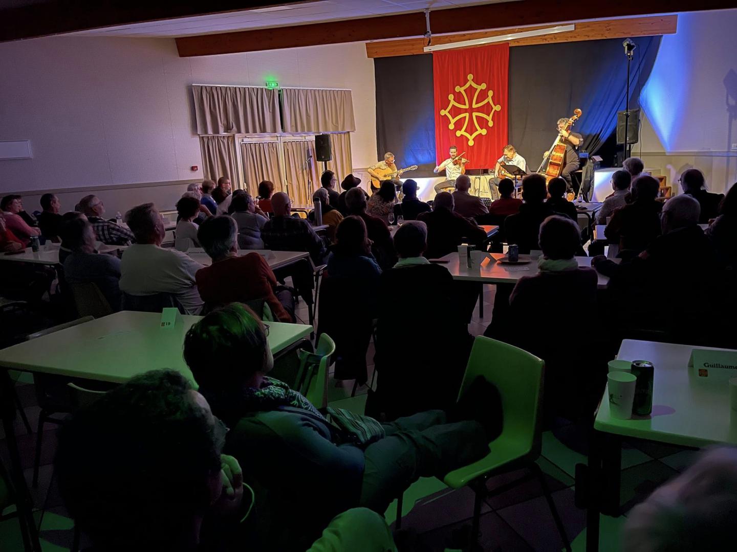 Vendredi 18 novembre 2022, le groupe SWING MANOUCHE PARTY était en concert à Charras (16). Un grand merci à Michel Nicolas et à l’association Terra D’Oc !