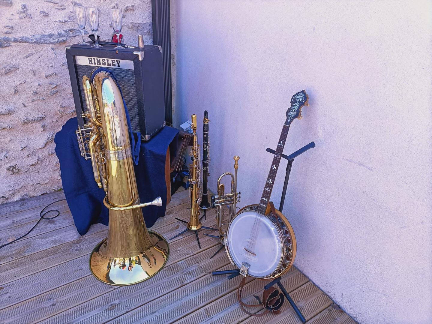 Samedi 08 avril 2023 ☀️, Jazz New Orleans au Domaine de la Bernerie à Froidfond (85), avec Alain Pasquier (Trompette, Sax Soprano &#38; Clarinette), Jean-Christophe Renvoyer (Banjo ) et Alain Esseau (Tuba) !