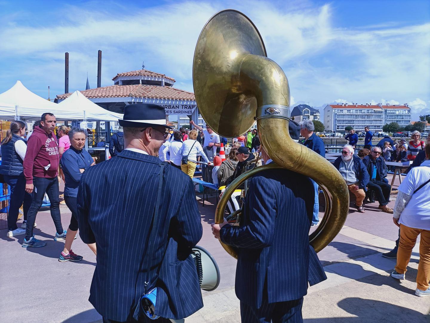 Samedi 22 avril 2023, le groupe ONLY NEW JAZZ BAND était en formule Trio dans le cadre de la 1ère édition de l'URBAN TRAIL DES SARDINES à St-Gilles-Croix-de-Vie (85) !