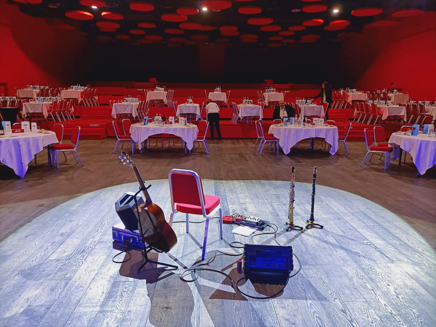 Vendredi 05 mai 2023, le groupe SAMOVAR SWING était en formule Duo au Casino de Pornic (44), pour une soirée remise de prix littéraire par la Fédération Nationale du Mérite Maritime !