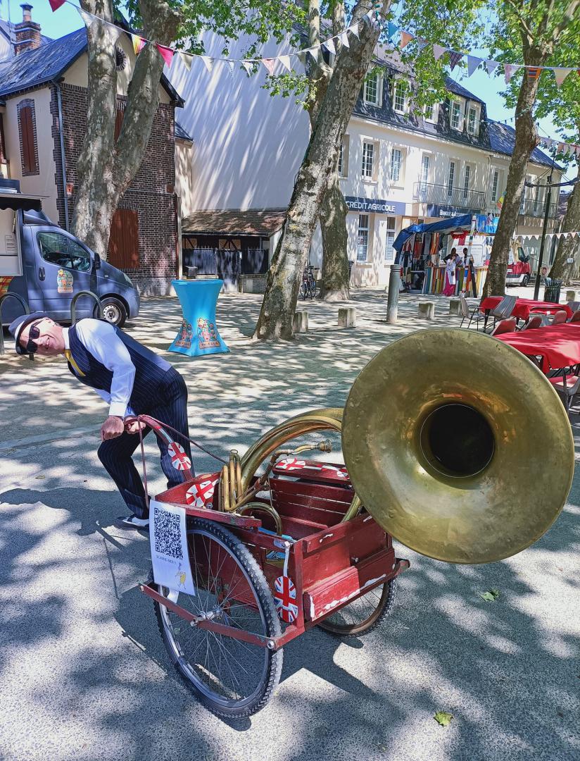 Dimanche 28 mai 2023, 2ème journée du groupe ONLY NEW JAZZ BAND à La Ferté-Bernard (72), dans le cadre du 14ème festival d’Arts de la rue « Les Rendez-vous de Saint-Lyphard »  !