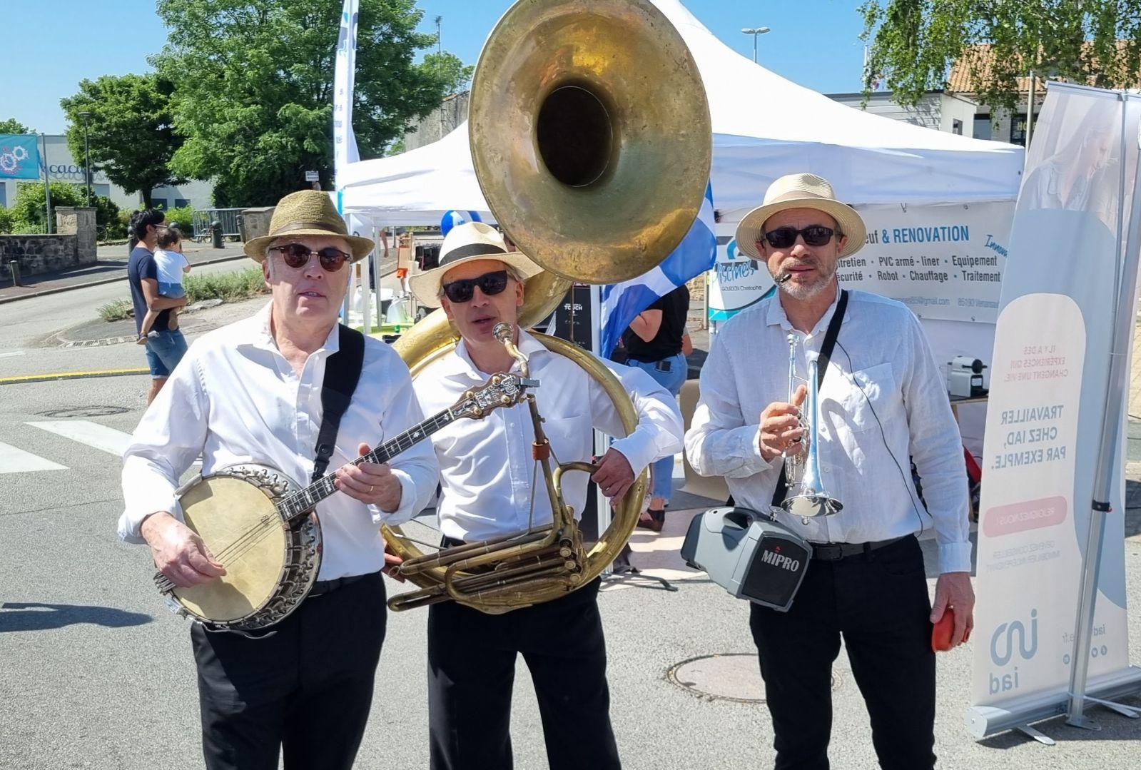Samedi 03 juin 2023, le groupe ONLY NEW JAZZ BAND était en formule Trio à Venansault (85), pour la fête &#34;RENCONTRONS-NOUS À VENANSOH !&#34;.