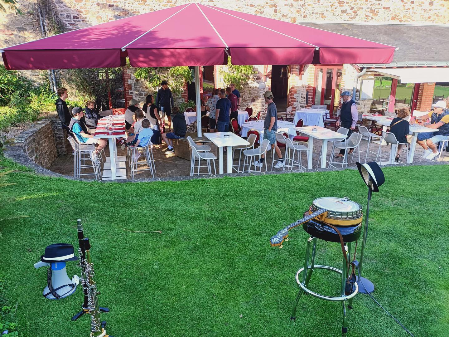 Mardi 08 août 2023, le groupe ONLY NEW JAZZ BAND était en formule Duo au Club House du domaine de la Bretesche à Missillac  !