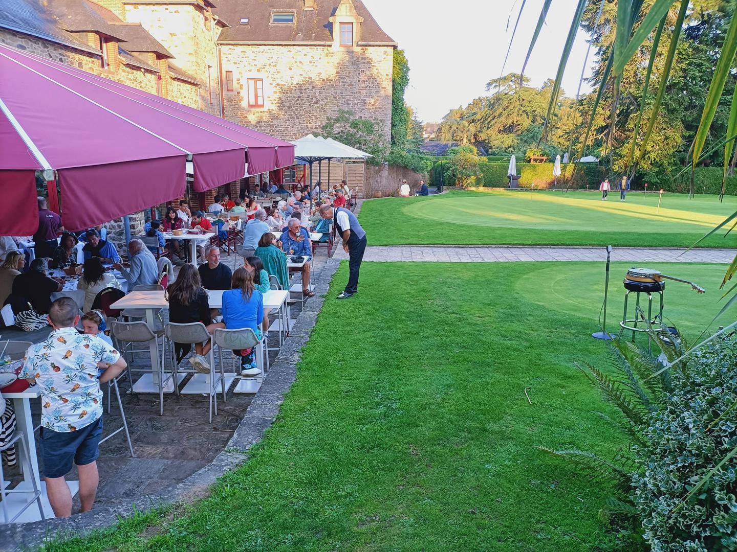 Mardi 08 août 2023, le groupe ONLY NEW JAZZ BAND était en formule Duo au Club House du domaine de la Bretesche à Missillac  !