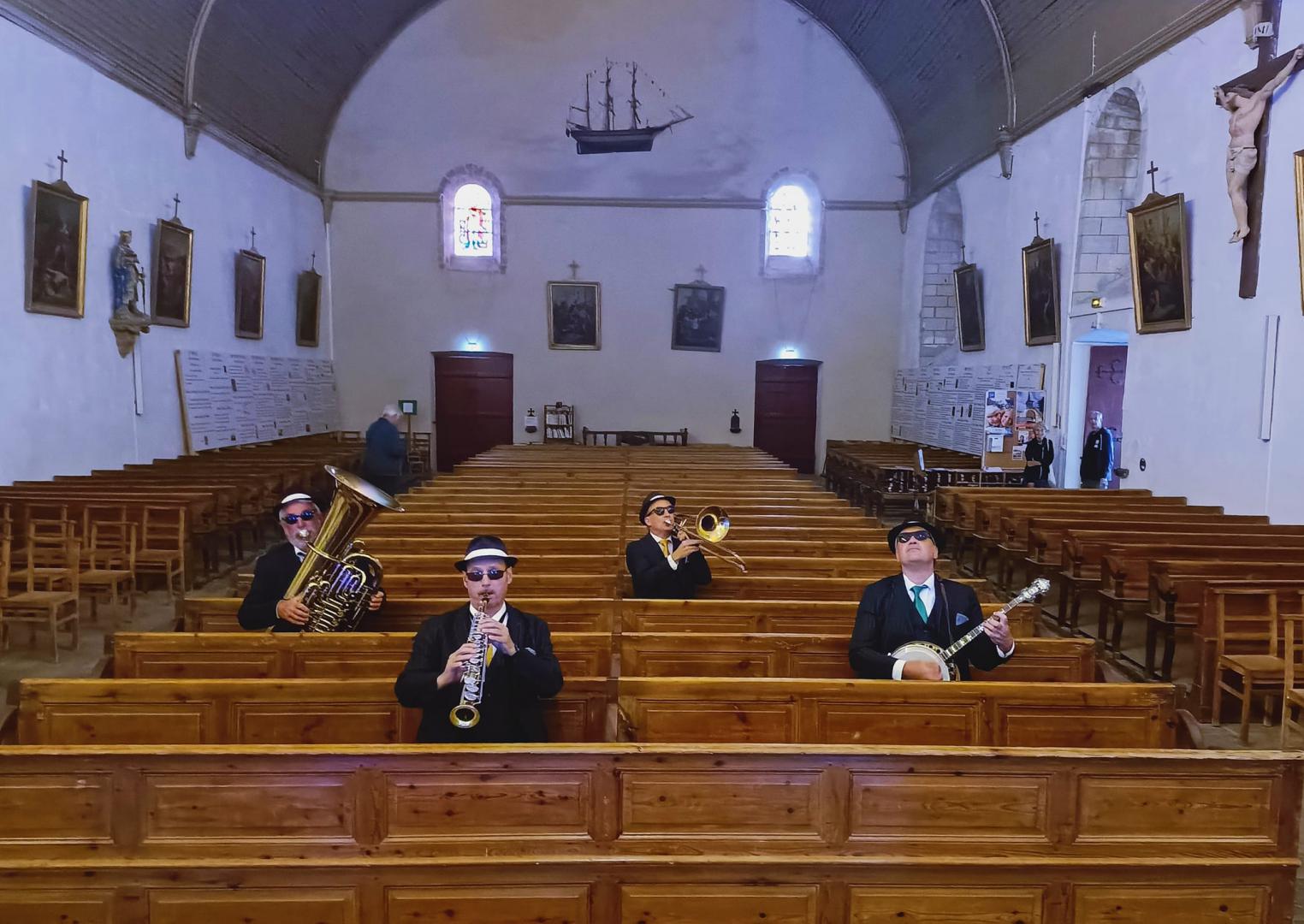 Mercredi 30 août 2023, le groupe ONLY NEW JAZZ BAND était en concert à l'Eglise Saint-Pierre des Moutiers-en-Retz (44), dans le cadre du Festival d'été de Musique Classique et du Monde &#34;Les Mercredis de Prigny&#34; ! Merci à Henri Bousquet et toute son équipe pour leur chaleureux accueil .