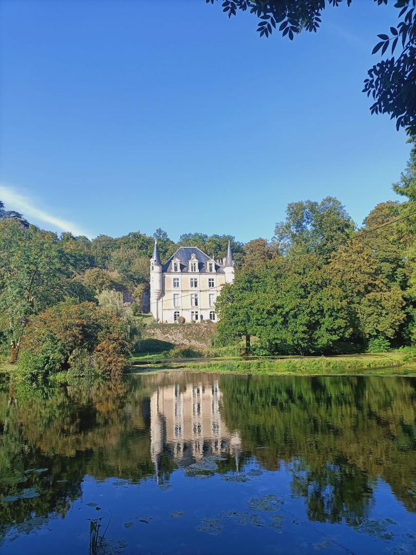 Samedi 02 septembre 2023, le groupe SAMOVAR SWING TRIO était au domaine du Château des Loups à Sciecq (79), pour l’animation du cocktail de mariage de Keo et Paul  !