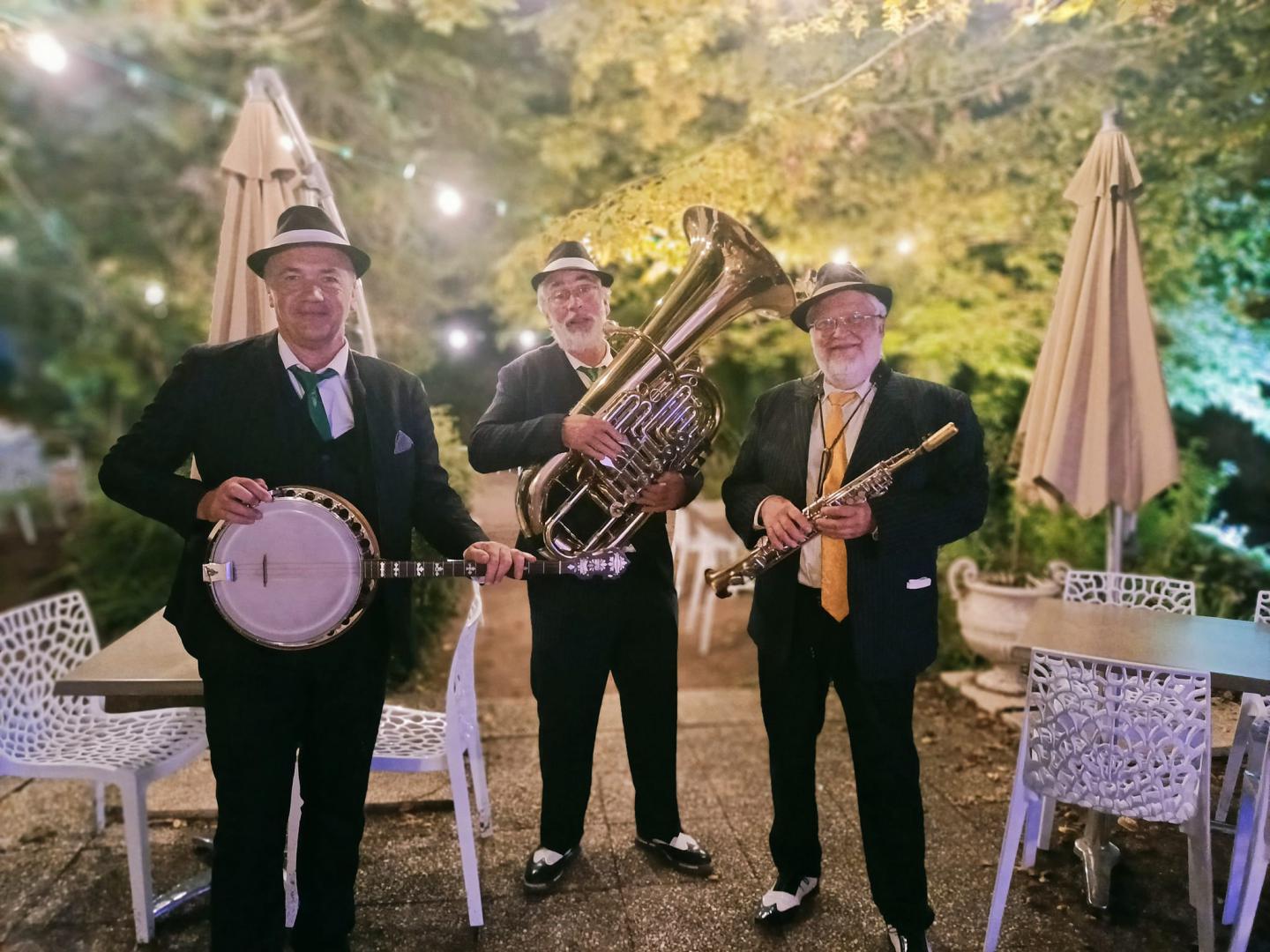 Samedi 16 septembre 2023, le groupe ONLY NEW JAZZ BAND était en formule Trio au Château de Périgny à Vouillé (86), pour l’animation d’un anniversaire !