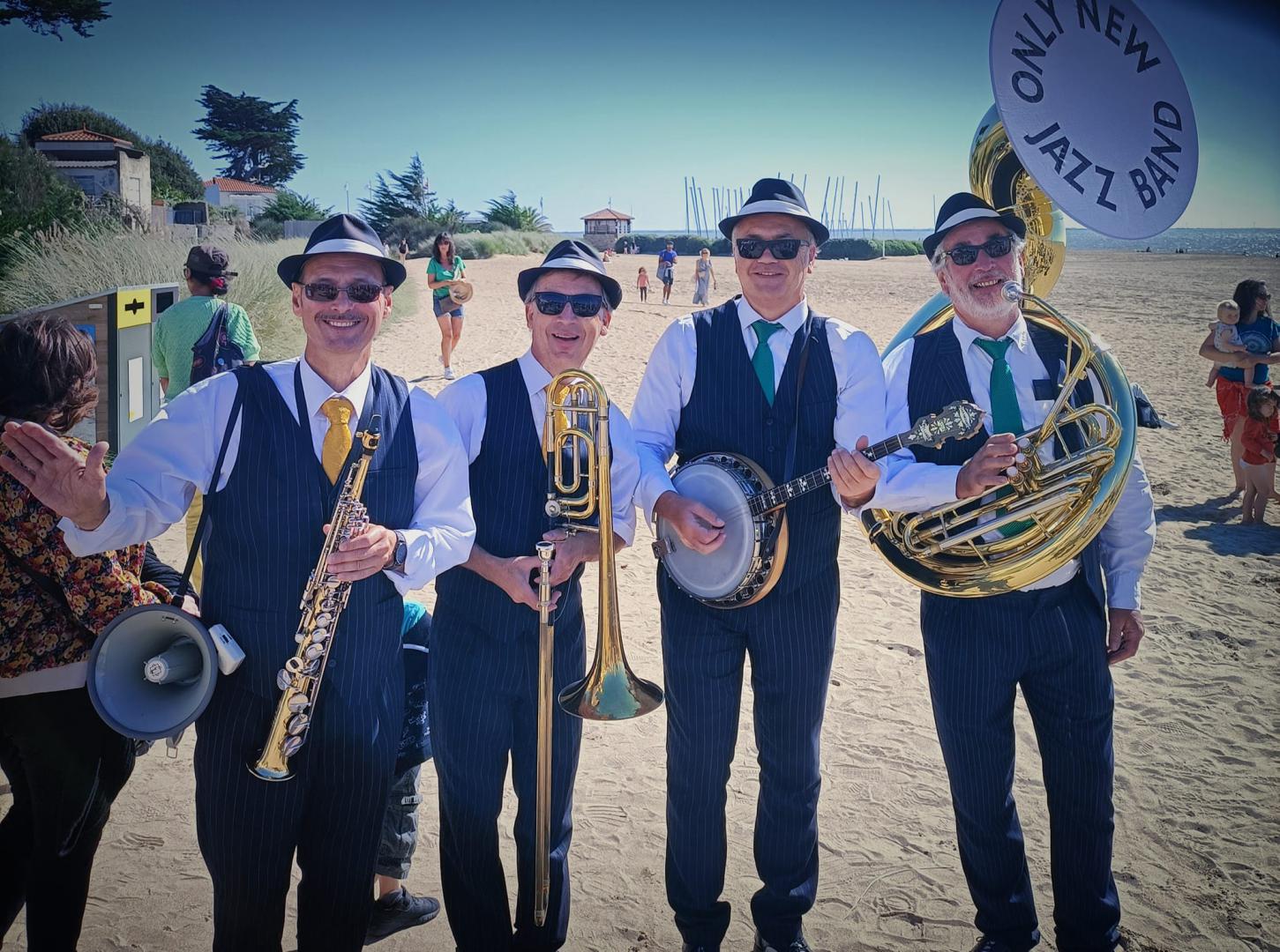 Dimanche 24 septembre 2023, le groupe ONLY NEW JAZZ BAND était en formule 4tet à La Bernerie-en-Retz (44), dans le cadre du festival RETZRODAY 2023 (10ème édition) ! Également au programme de cette édition : Te Becker Trio, Jerry Lease, Tony Marlow Trio, The Redcatz, DJ Barbier de sa Ville.